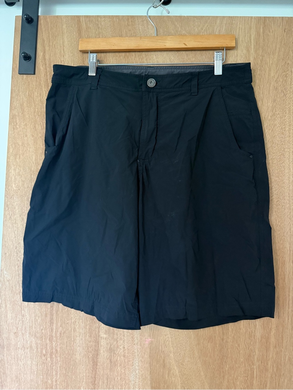 Lululemon Kahuna shorts black relaxed fit travel golf outdoor performance sz 36